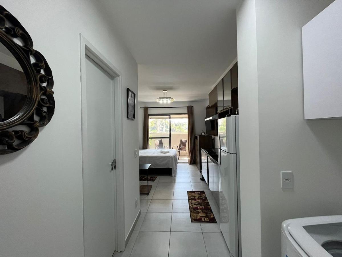 V204 - V204 - C/ Varanda | Metro | Ar Condicionado Apartamento