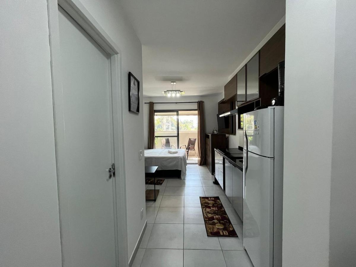V204 - V204 - C/ Varanda | Metro | Ar Condicionado Apartamento