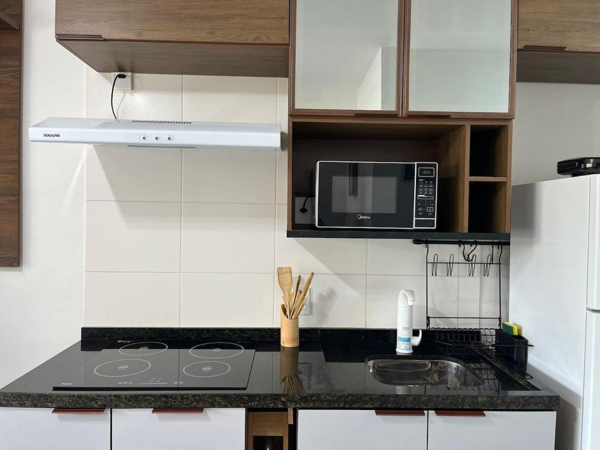 V204 - V204 - C/ Varanda | Metro | Ar Condicionado Apartamento *